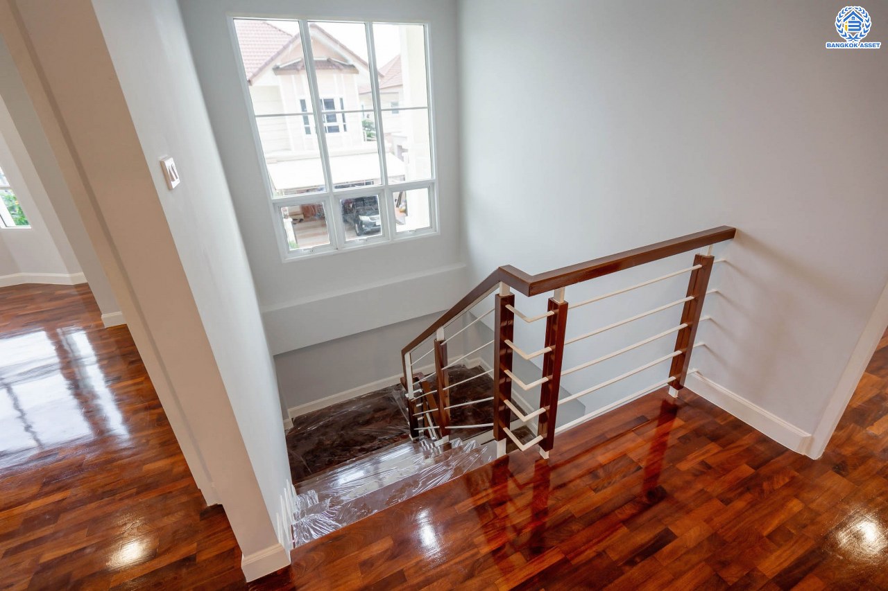 บ้านเดี่ยวมือสองนนทบุรี ม.นนทรีฟลอร่า ปิ่นเกล้า-ศาลายา เนื้อที่ 50.6 ตร.ว. ฟังก์ชัน 3 ห้องนอน 3 ห้องน้ำ 1 ห้องอเนกประสงค์ จอดรถได้ 2 คัน ส่วนกลางครบครัน ตอบโจทย์ทุกครอบครัว บนทำเลเดินทางสะดวก ใกล้เซ็นทรัลปิ่นเกล้า และจุดขึ้นทางด่วนศรีรัช